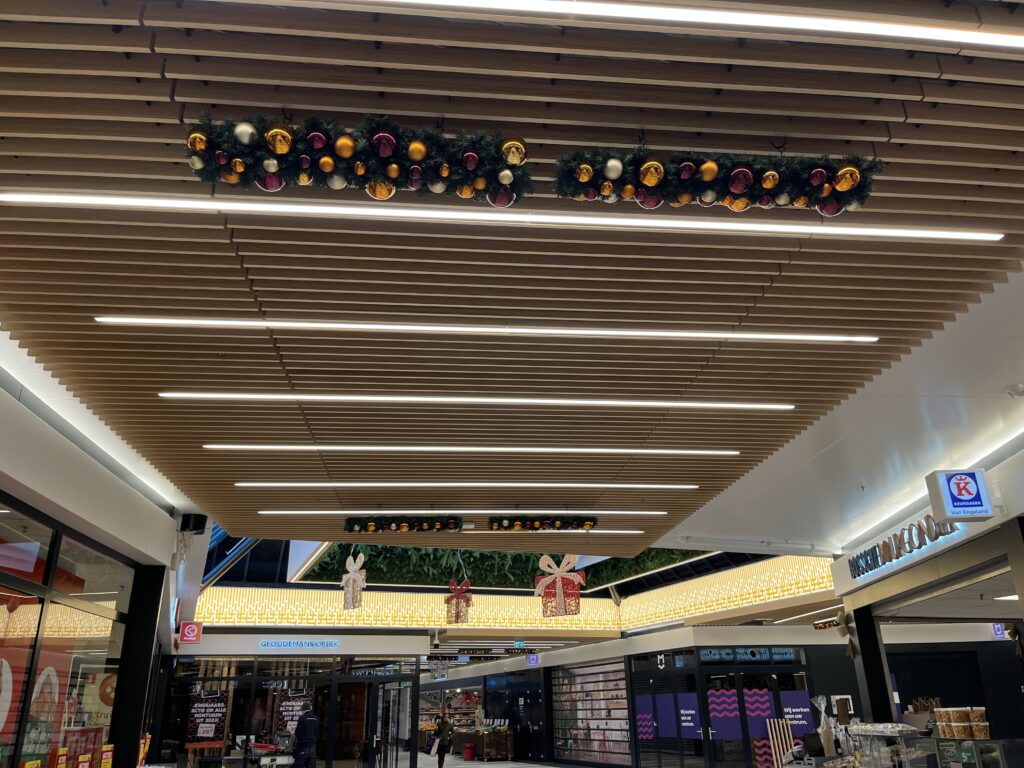 Lamellen plafond winkel