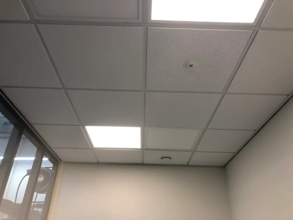 Systeemplafond kantoor